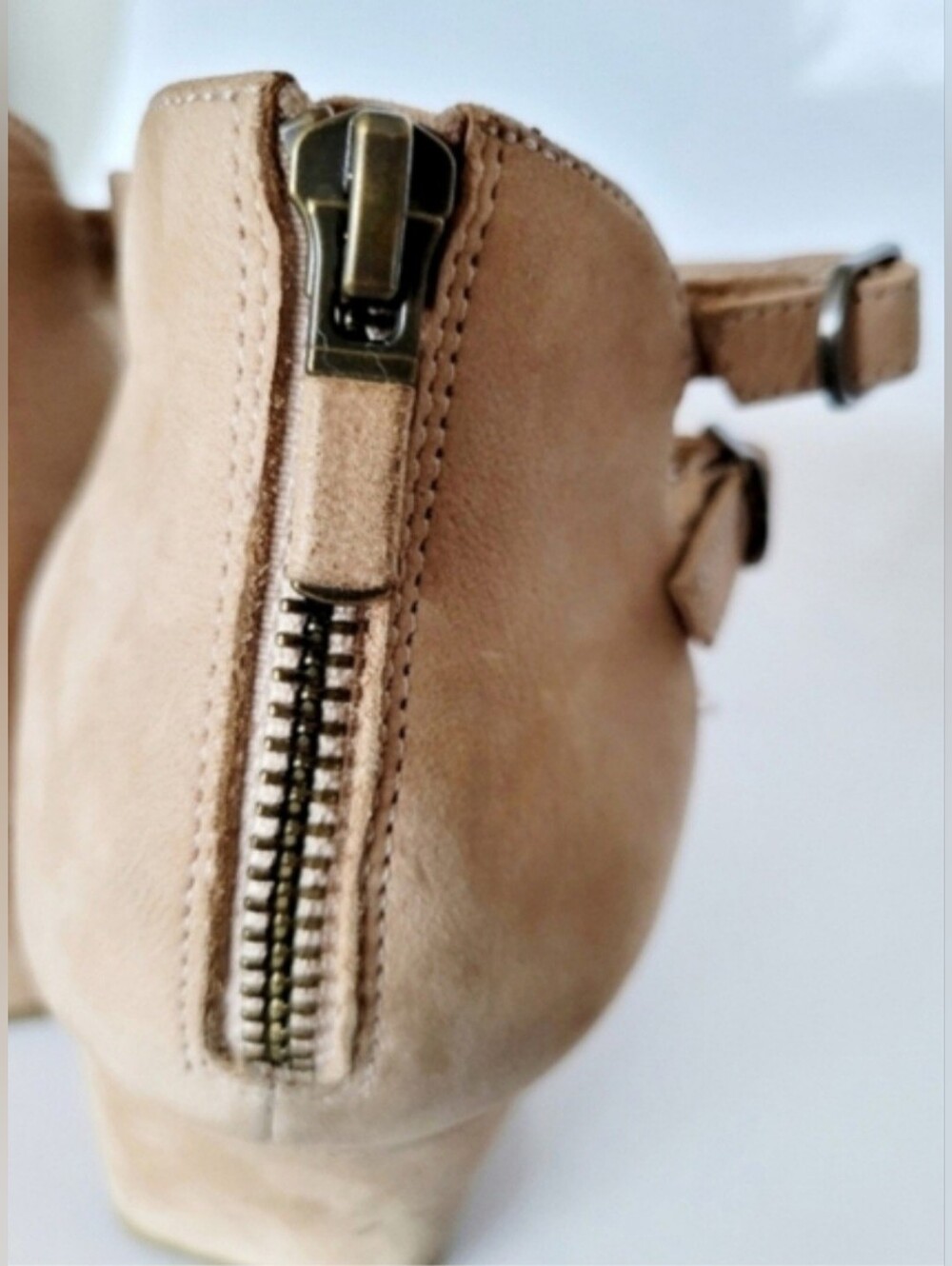 Eileen Fisher Kyra Nubuck Leather Strappy Low Block Heel Sandals Tan US 9 - Picture 12 of 16